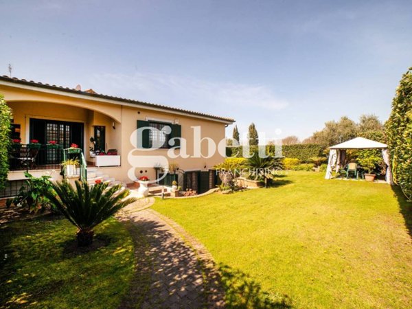 casa indipendente in vendita a Roma in zona EUR