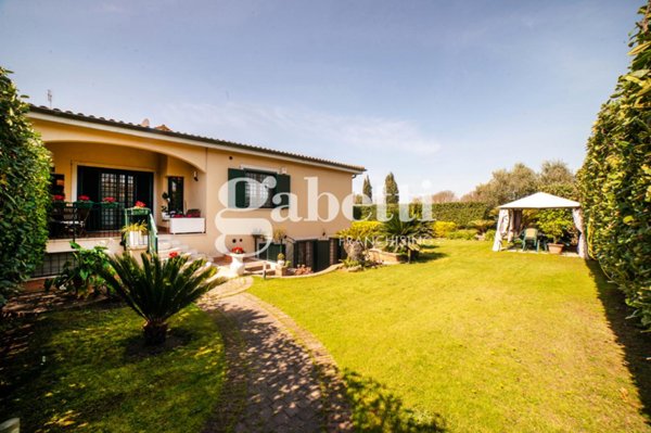 casa indipendente in vendita a Roma in zona EUR
