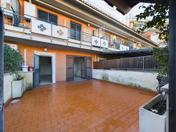 casa indipendente in vendita a Roma in zona Torrino