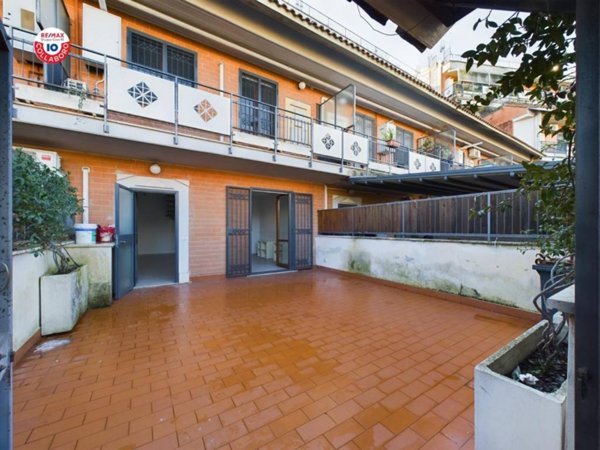 casa indipendente in vendita a Roma in zona Torrino