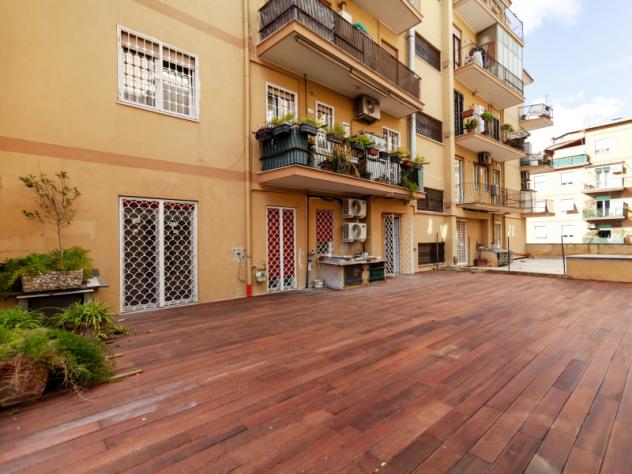 appartamento in vendita a Roma in zona Ostia