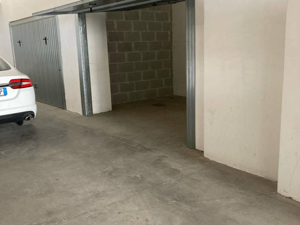 negozio in vendita a Roma in zona Borghesiana