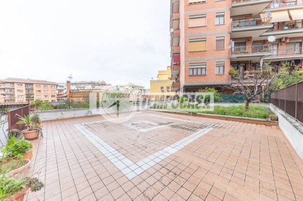 appartamento in vendita a Roma in zona Appio Claudio