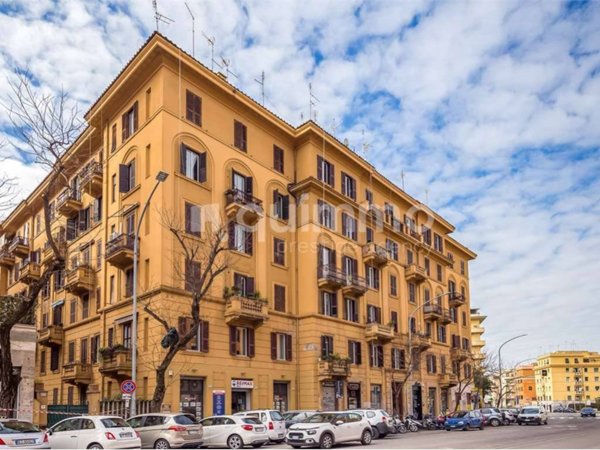 casa indipendente in vendita a Roma