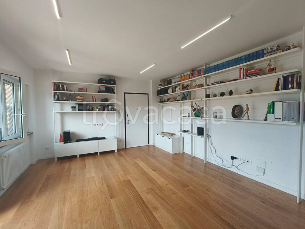 appartamento in vendita a Roma in zona Casal Morena