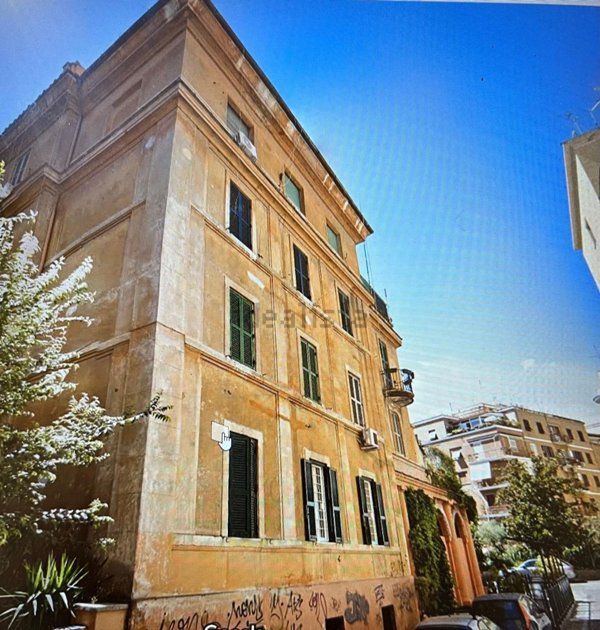 appartamento in vendita a Roma in zona Nomentano