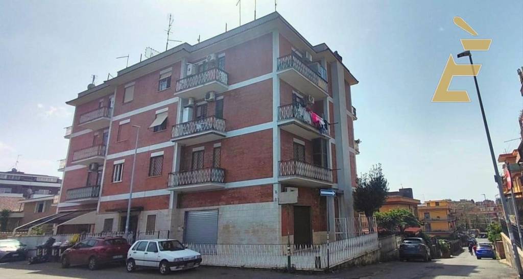 appartamento in vendita a Roma in zona Tor Bella Monaca