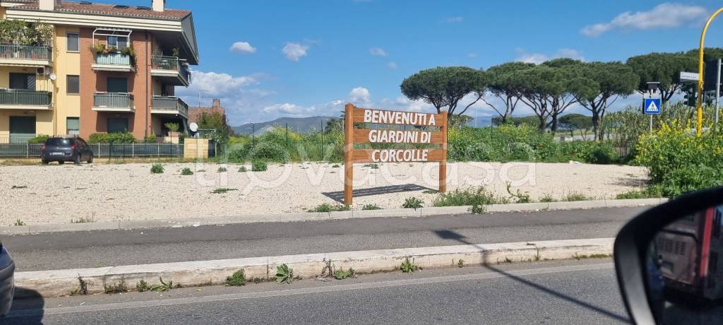 appartamento in vendita a Roma in zona Giardini di Corcolle