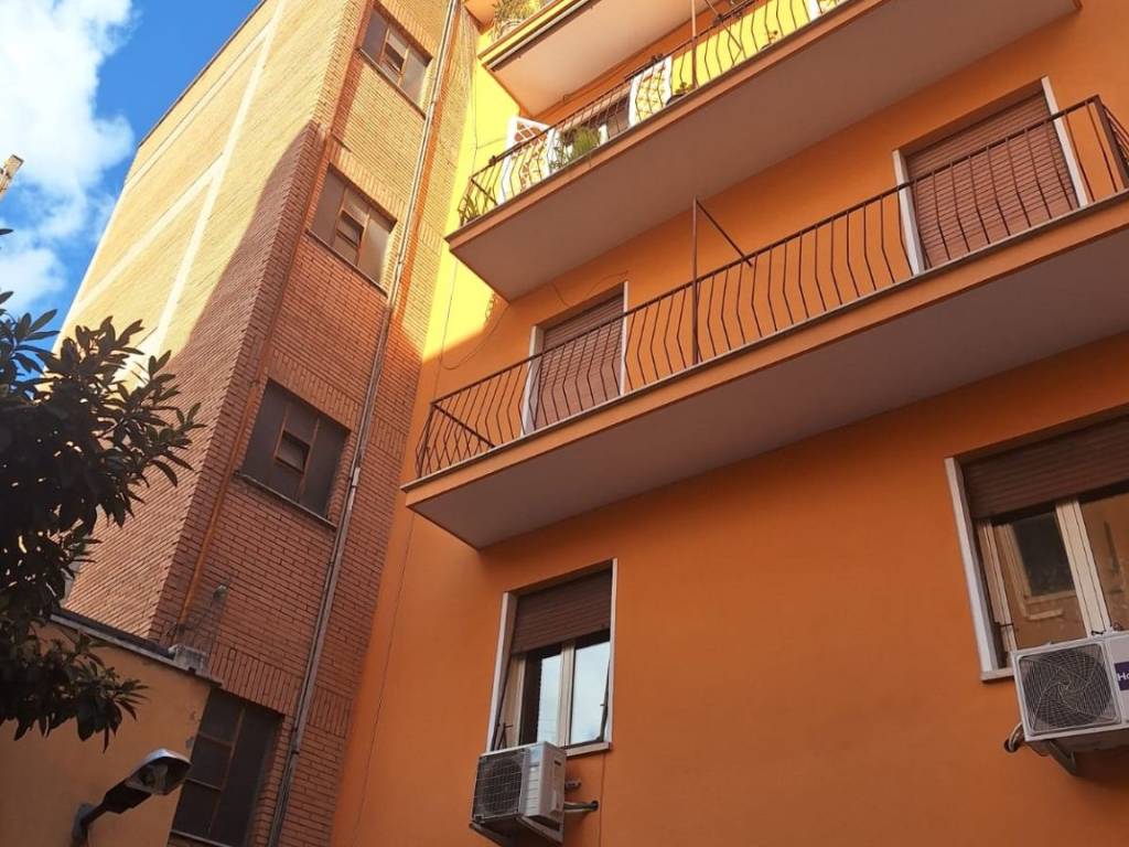 appartamento in vendita a Roma in zona Tuscolano
