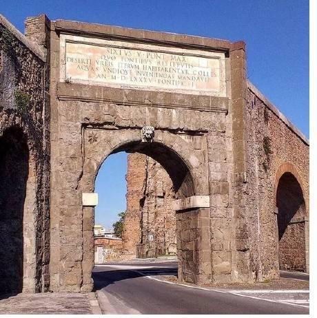 appartamento in vendita a Roma in zona Tuscolano