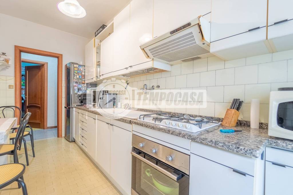 appartamento in vendita a Roma in zona Tuscolano