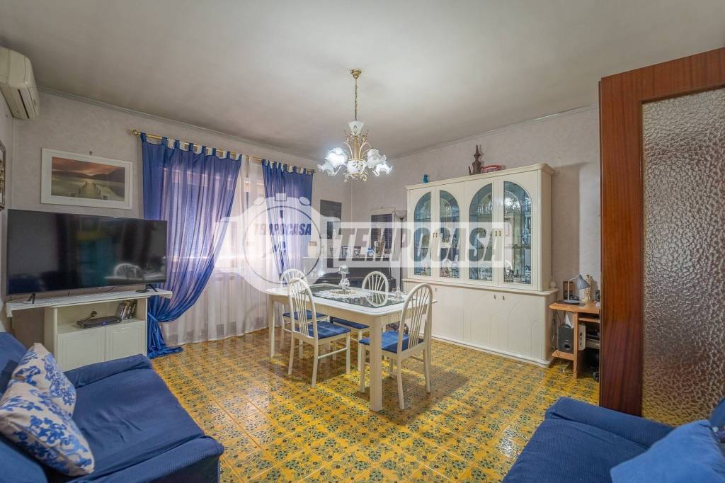 appartamento in vendita a Roma in zona Tuscolano