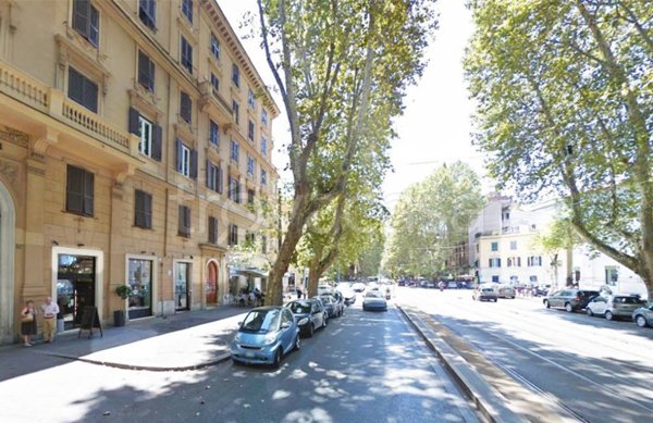 negozio in vendita a Roma in zona Trastevere