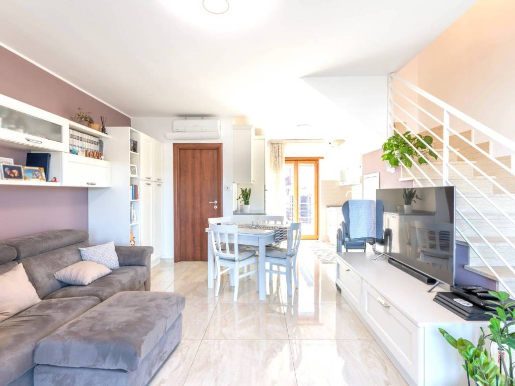 appartamento in vendita a Roma in zona Borghesiana