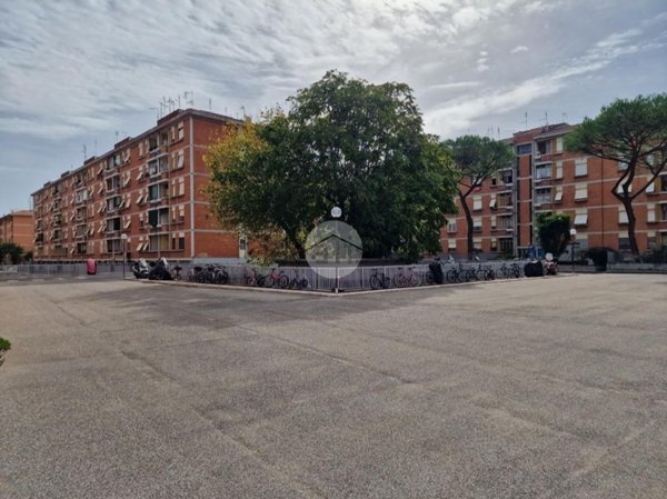 appartamento in vendita a Roma in zona Ostiense