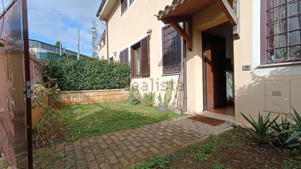 appartamento in vendita a Roma in zona Casal Morena