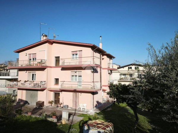 appartamento in vendita a Roma in zona Valle Muricana