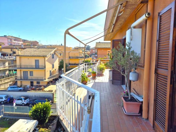 appartamento in vendita a Roma in zona Torrione Cerquetta