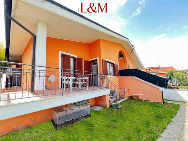 casa indipendente in vendita a Roma in zona Lunghezza