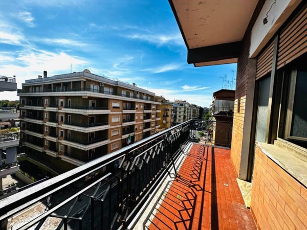 appartamento in vendita a Roma in zona Ostia