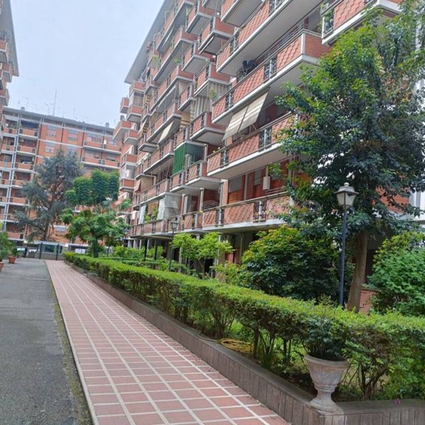 appartamento in vendita a Roma in zona Torre Gaia