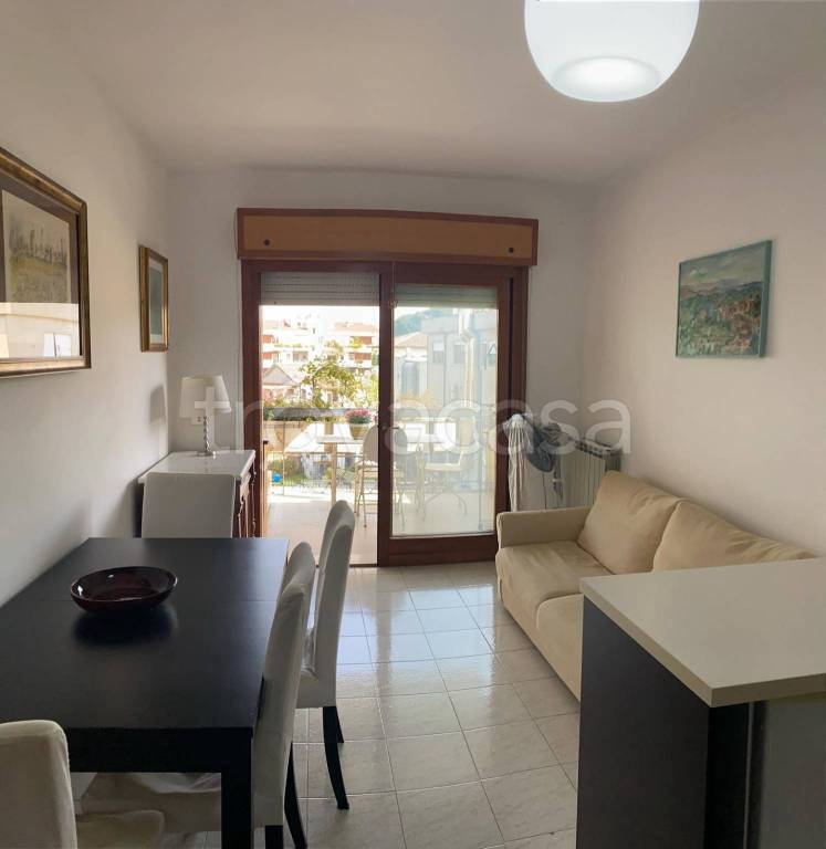 appartamento in vendita a Roma in zona Tor di Quinto