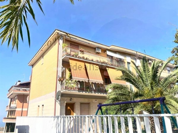appartamento in vendita a Roma in zona Castelverde