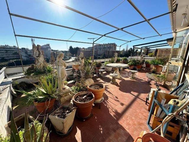 appartamento in vendita a Roma in zona Spinaceto