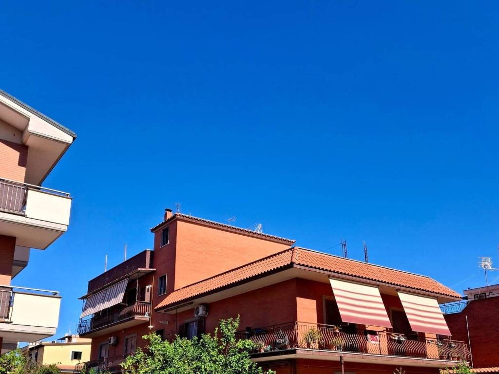 appartamento in vendita a Roma in zona Tor Bella Monaca