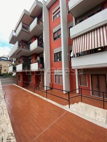 appartamento in vendita a Roma in zona Giuliano Dalmata