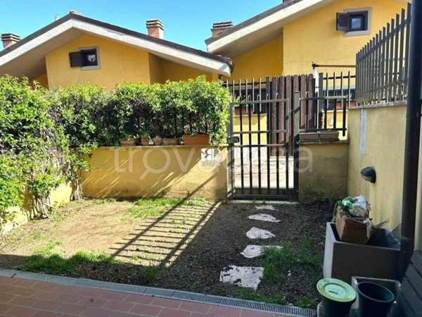 casa indipendente in vendita a Roma