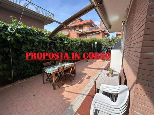 appartamento in vendita a Roma in zona Tor Cervara