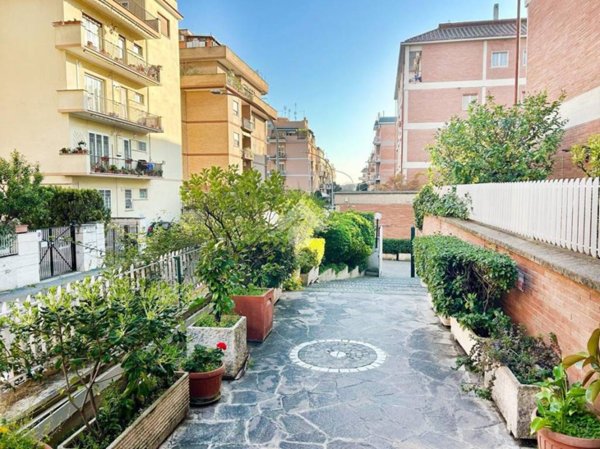 appartamento in vendita a Roma in zona Monte Sacro/Talenti