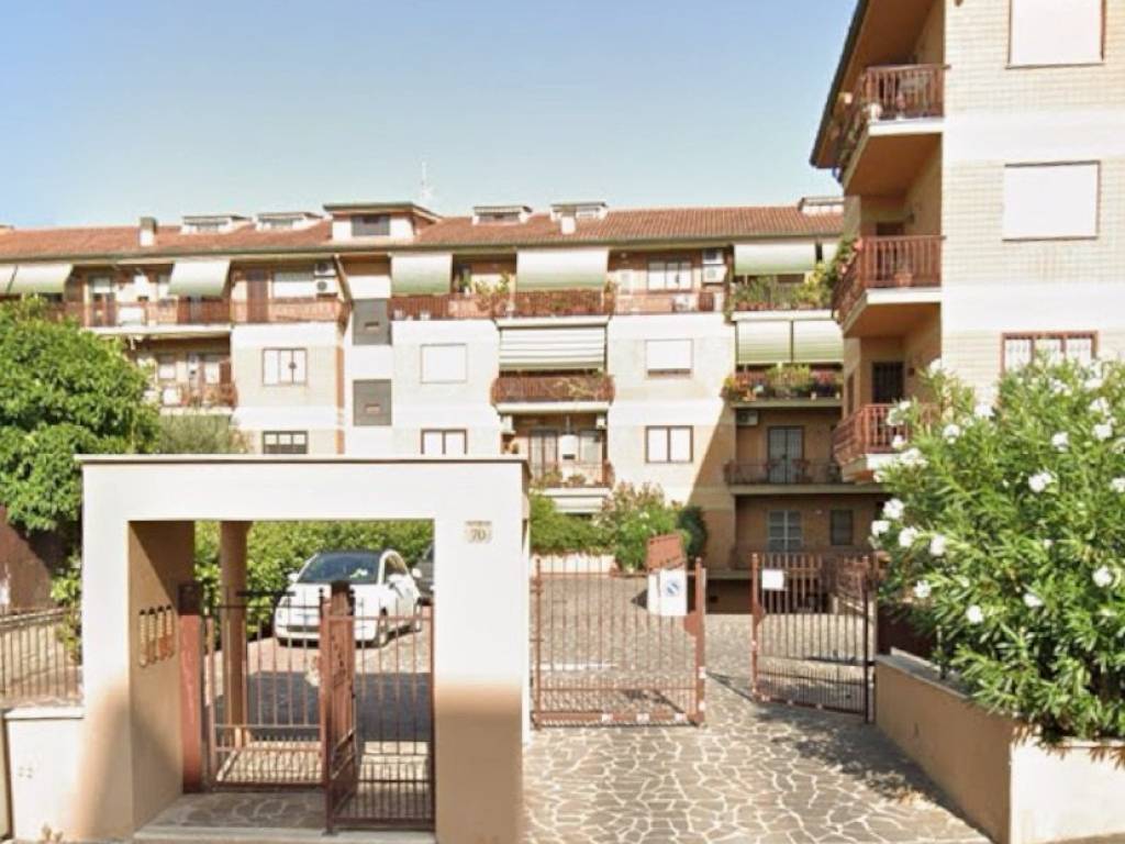 appartamento in vendita a Roma in zona Torre Maura