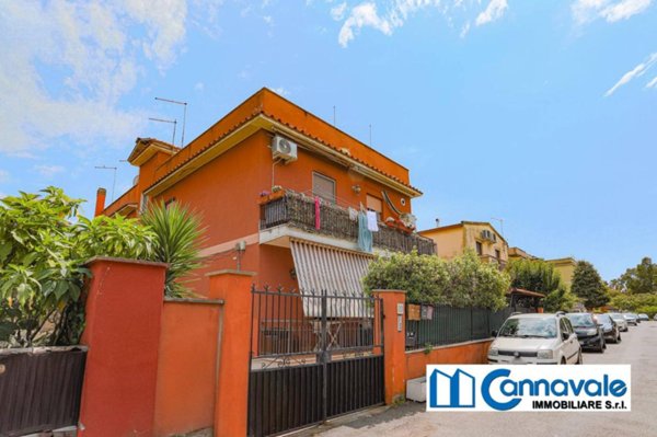 appartamento in vendita a Roma in zona Longarina