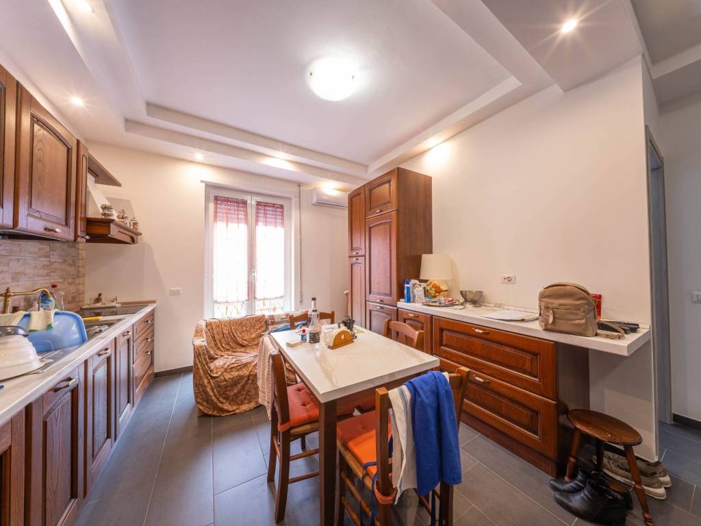 appartamento in vendita a Roma in zona Torre Angela