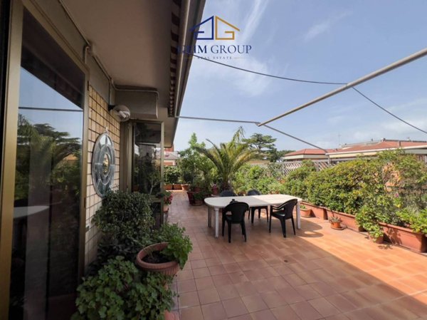 appartamento in vendita a Roma in zona Tor di Quinto