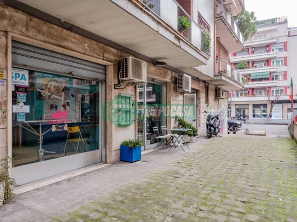 negozio in vendita a Roma in zona Aurelio