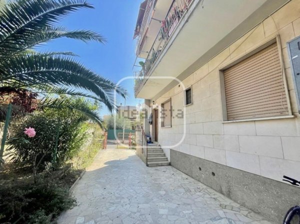 appartamento in vendita a Roma in zona Castelverde