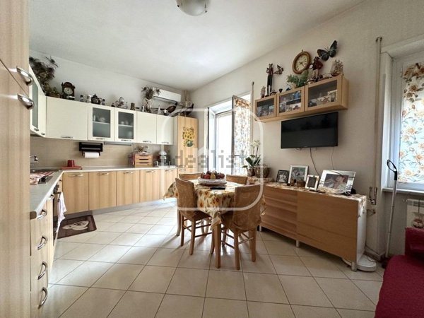 appartamento in vendita a Roma in zona Tor Bella Monaca