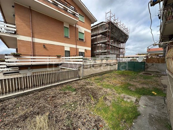 appartamento in vendita a Roma in zona Castelverde