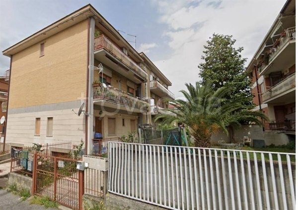 appartamento in vendita a Roma in zona Castelverde