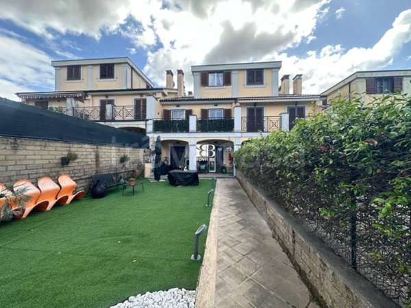 casa indipendente in vendita a Roma in zona Settecamini
