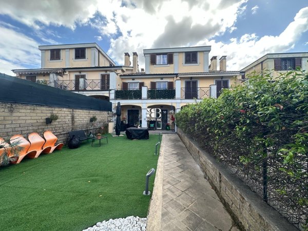 casa indipendente in vendita a Roma in zona Settecamini