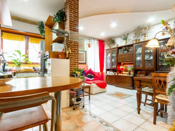 appartamento in vendita a Roma in zona Ostiense