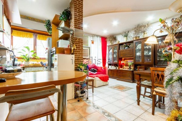appartamento in vendita a Roma in zona Ostiense