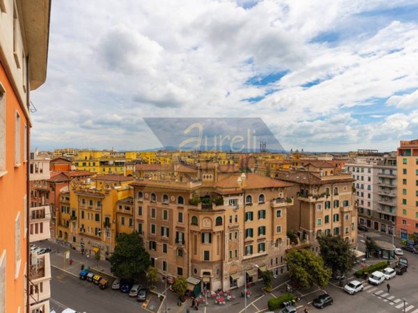 appartamento in vendita a Roma in zona Appio Latino