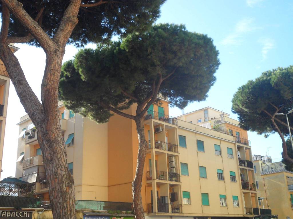 appartamento in vendita a Roma in zona Ostia