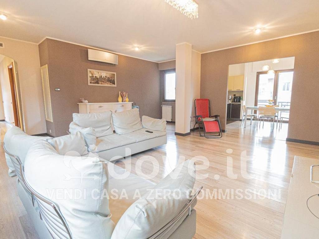 appartamento in vendita a Roma in zona Torre Gaia
