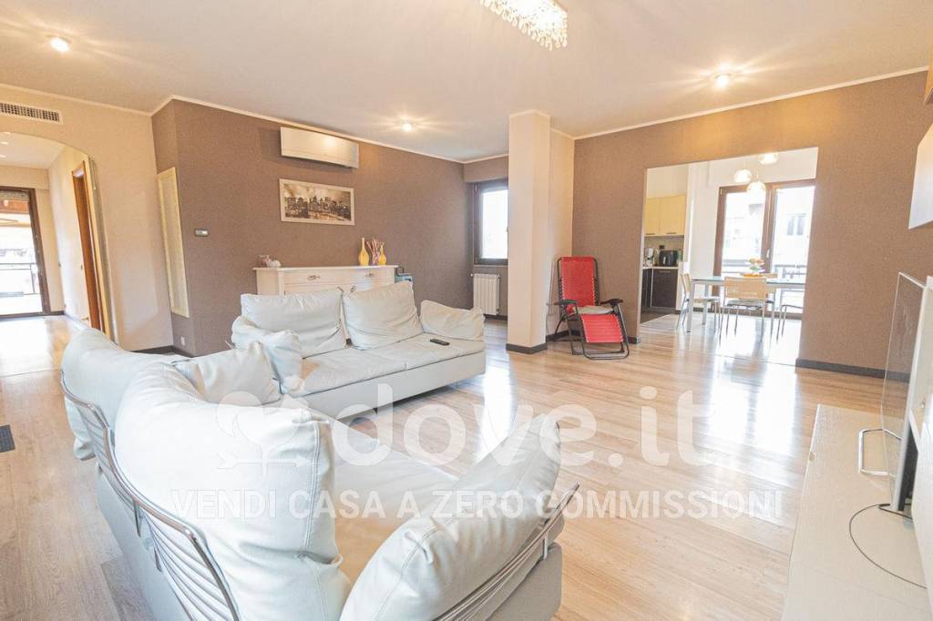 appartamento in vendita a Roma in zona Torre Gaia